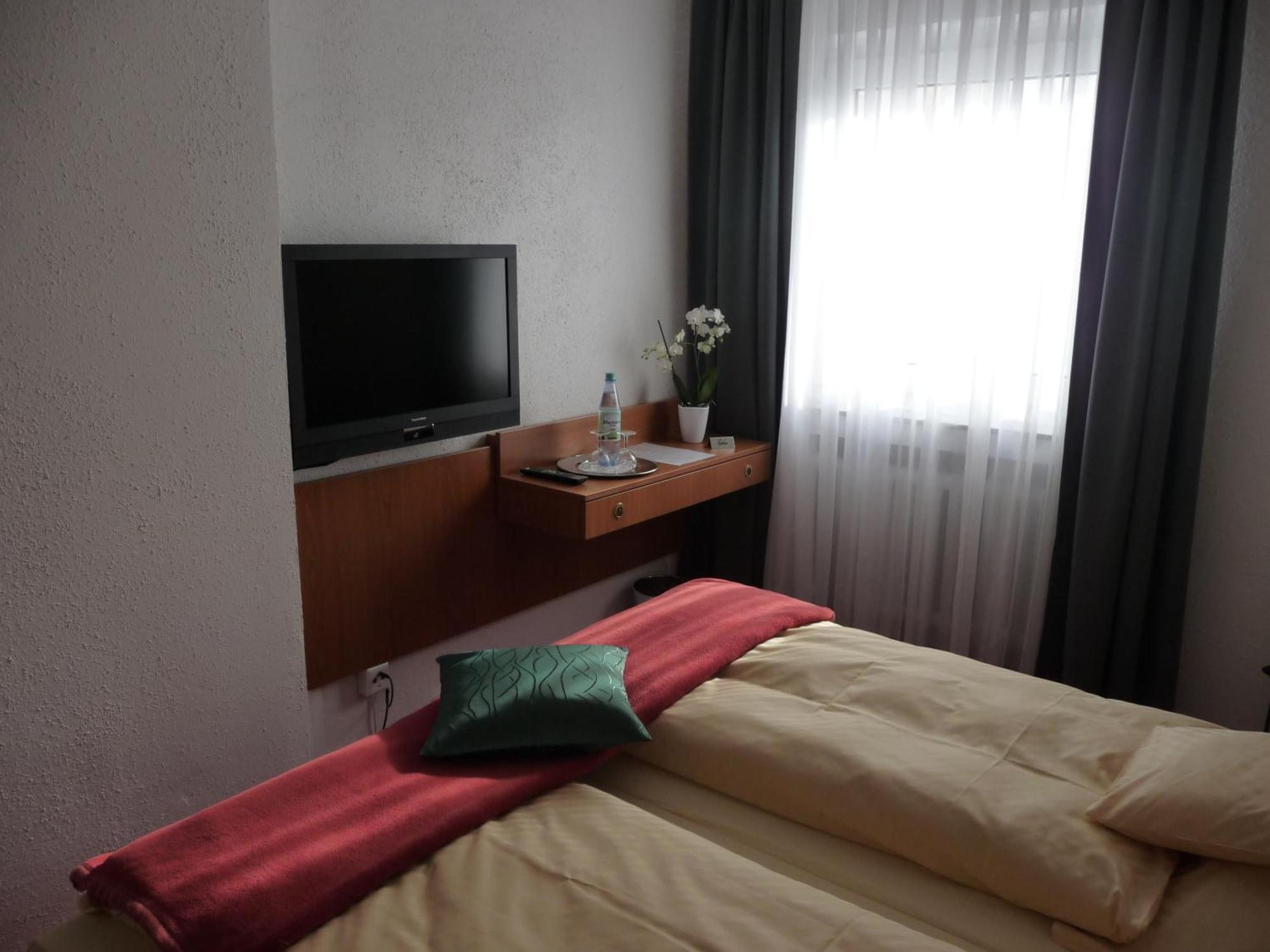 Hotel Sechzehn Leverkusen Exterior foto