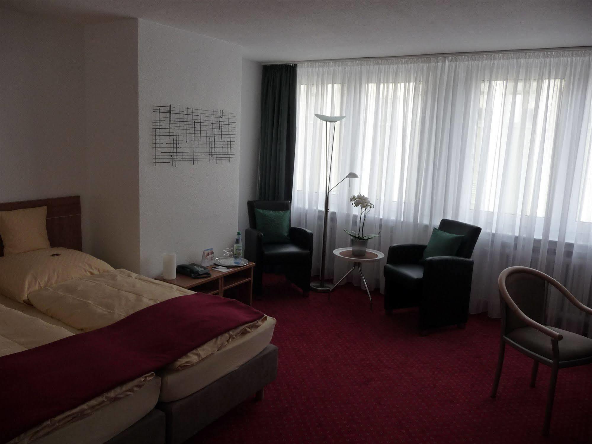 Hotel Sechzehn Leverkusen Exterior foto